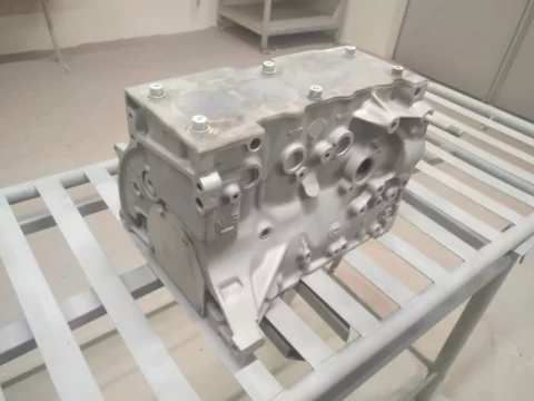 Motorblock nach dem Softstrahlen