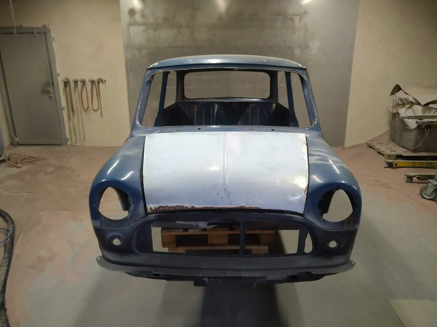 Karosserie Mini vor dem Softstrahlen