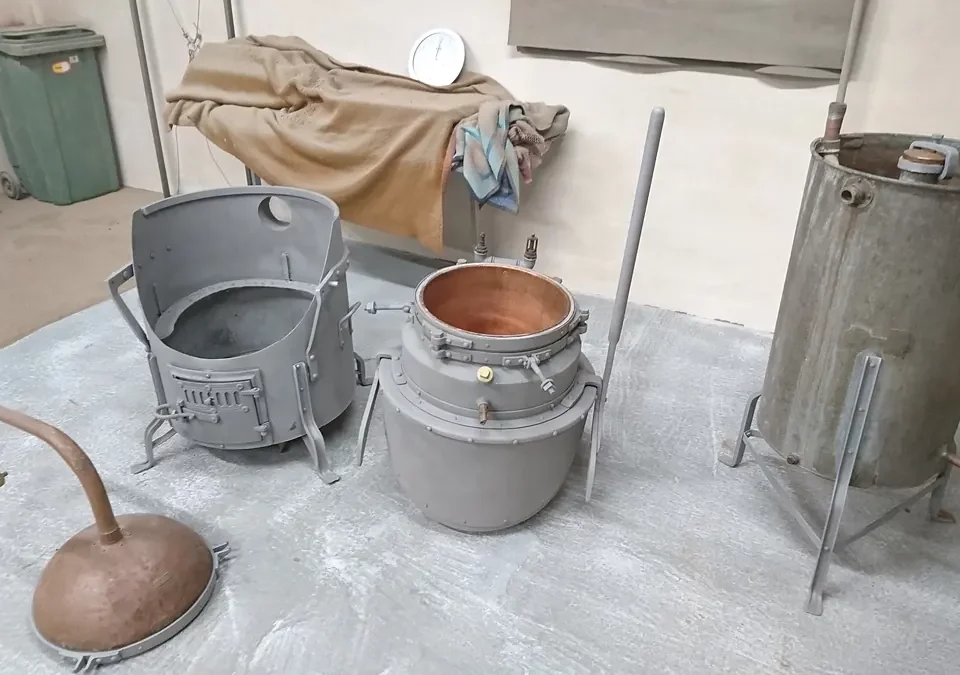 Brennhafen aus Kupfer und Gusseisen: Baustelle von Ma-Tek (Softstrahlen), Foto 1