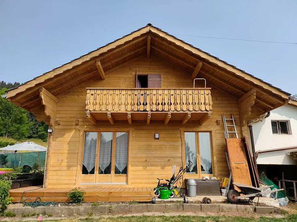 Chalet: Fassaden und Balkon: Baustelle von Ma-Tek (Softstrahlen), Foto 1