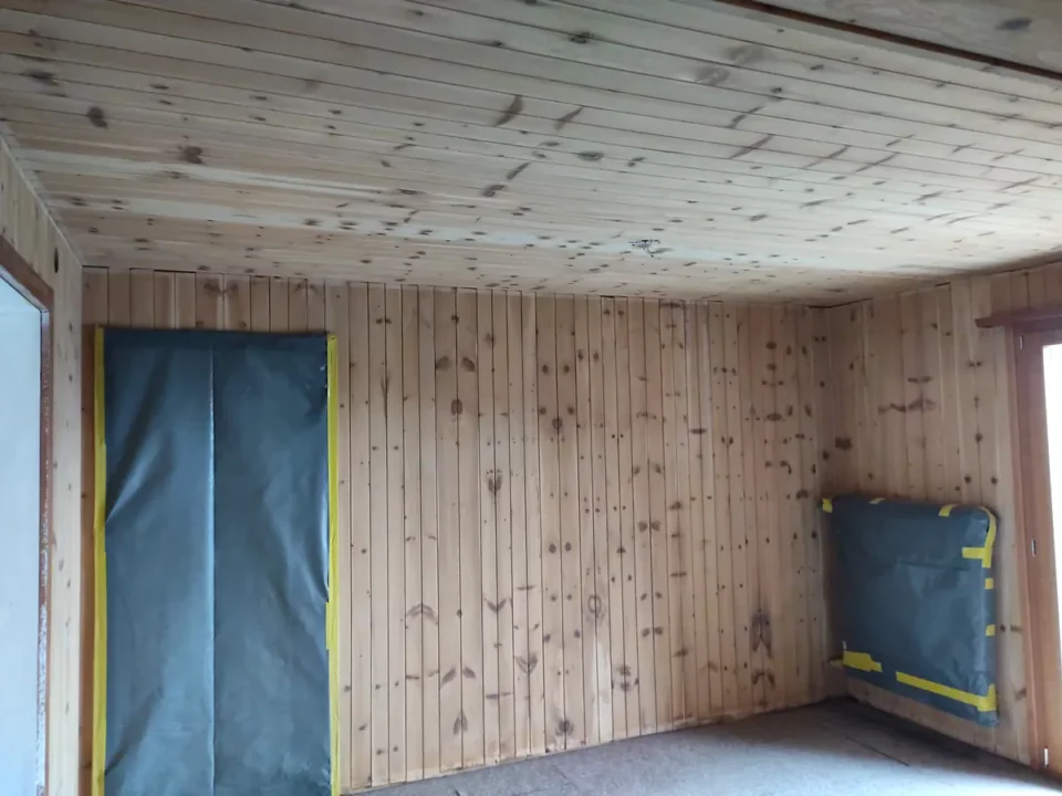 Mit Kiefer getäfeltes Zimmer: Baustelle von Ma-Tek (Softstrahlen), Foto 2