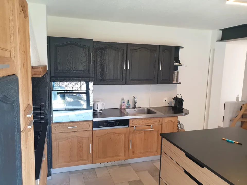 Zweifarbige Küche: Baustelle von Ma-Tek (Küchenrenovation mit Softstrahlen), Foto 3