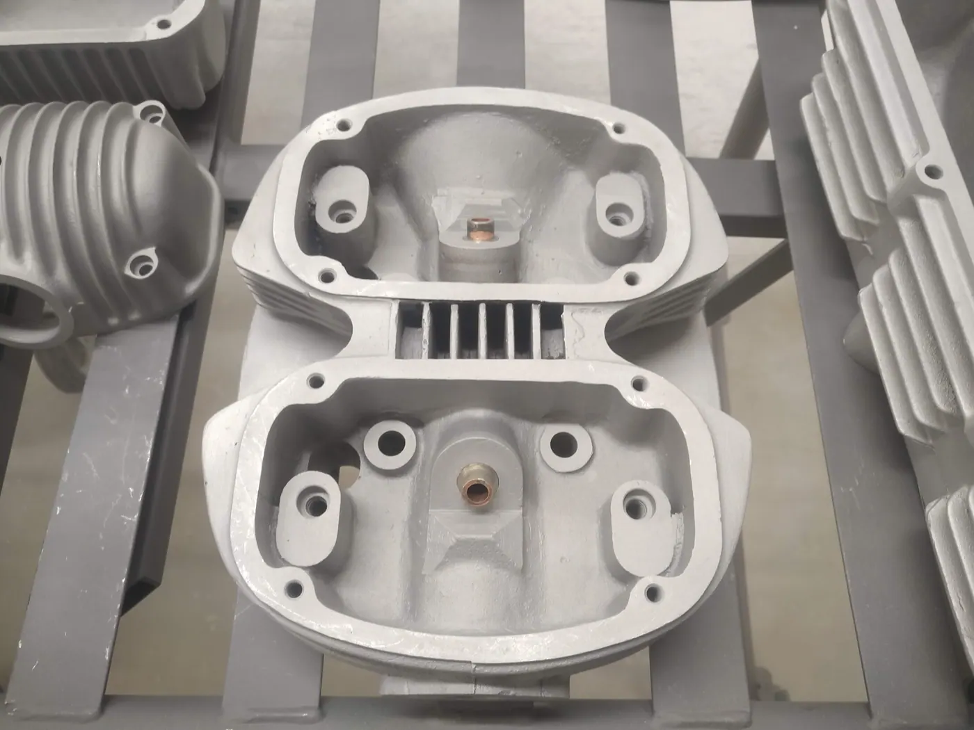 Culasse en aluminium après nettoyage mécanique