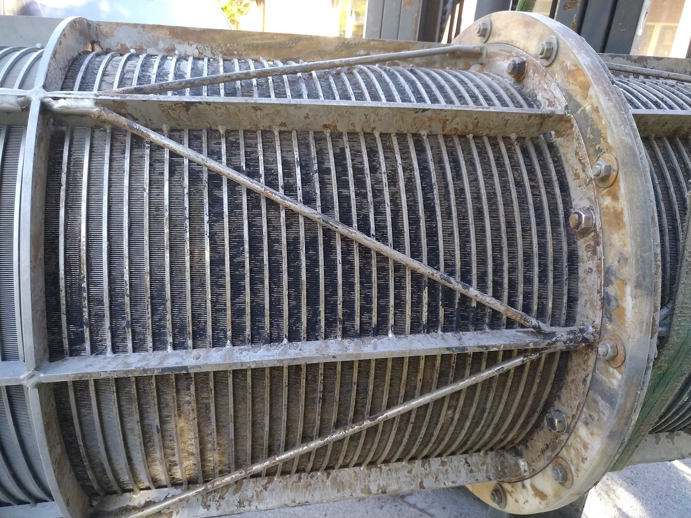 Tambour de filtration avant nettoyage mécanique