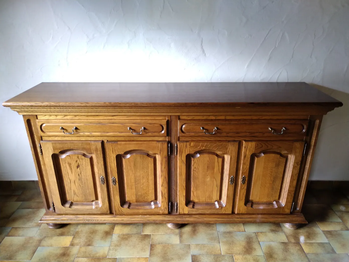 Buffet bas en chêne avant aérogommage
